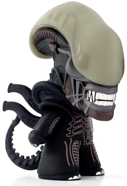 TITAN Merchandise Alien vs. Predator revealed - POPVINYLS.COM